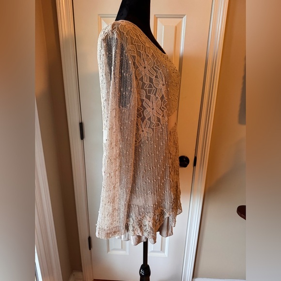 Indigo Soul Elegant Lace Long Sleeve Tunic - Picture 9 of 10